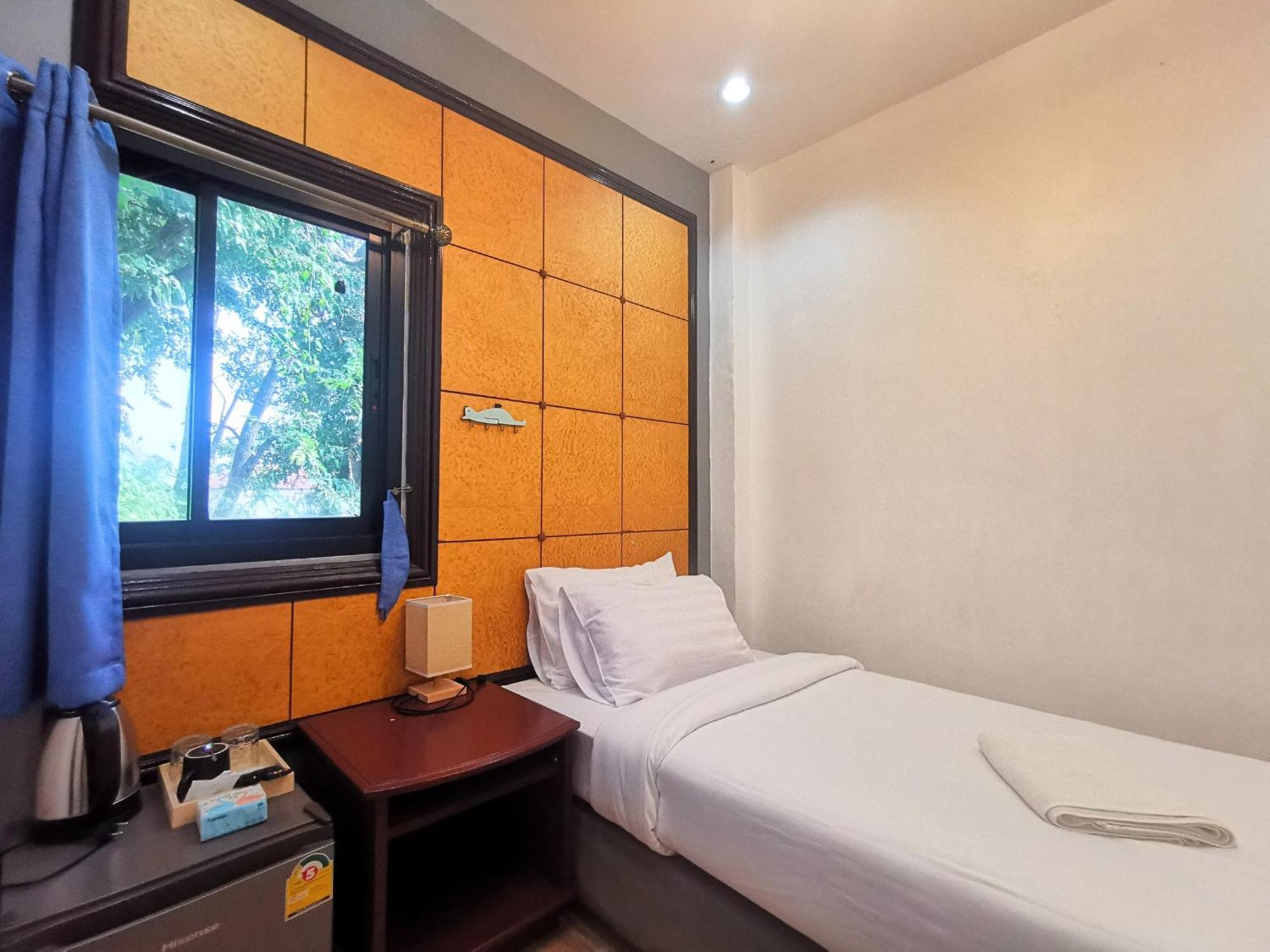 Kan Home Hotel Kanchanaburi City Exteriör bild