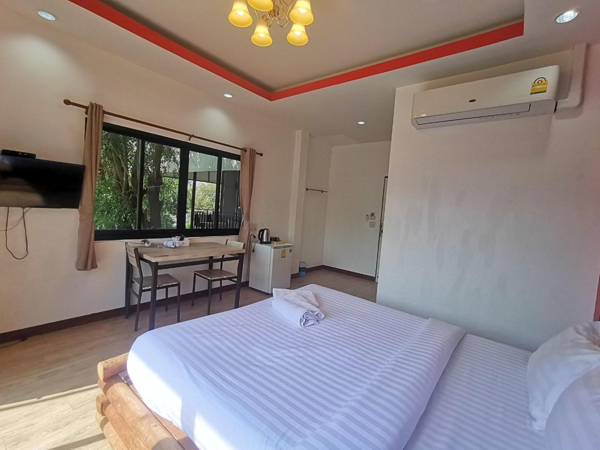 Kan Home Hotel Kanchanaburi City Exteriör bild