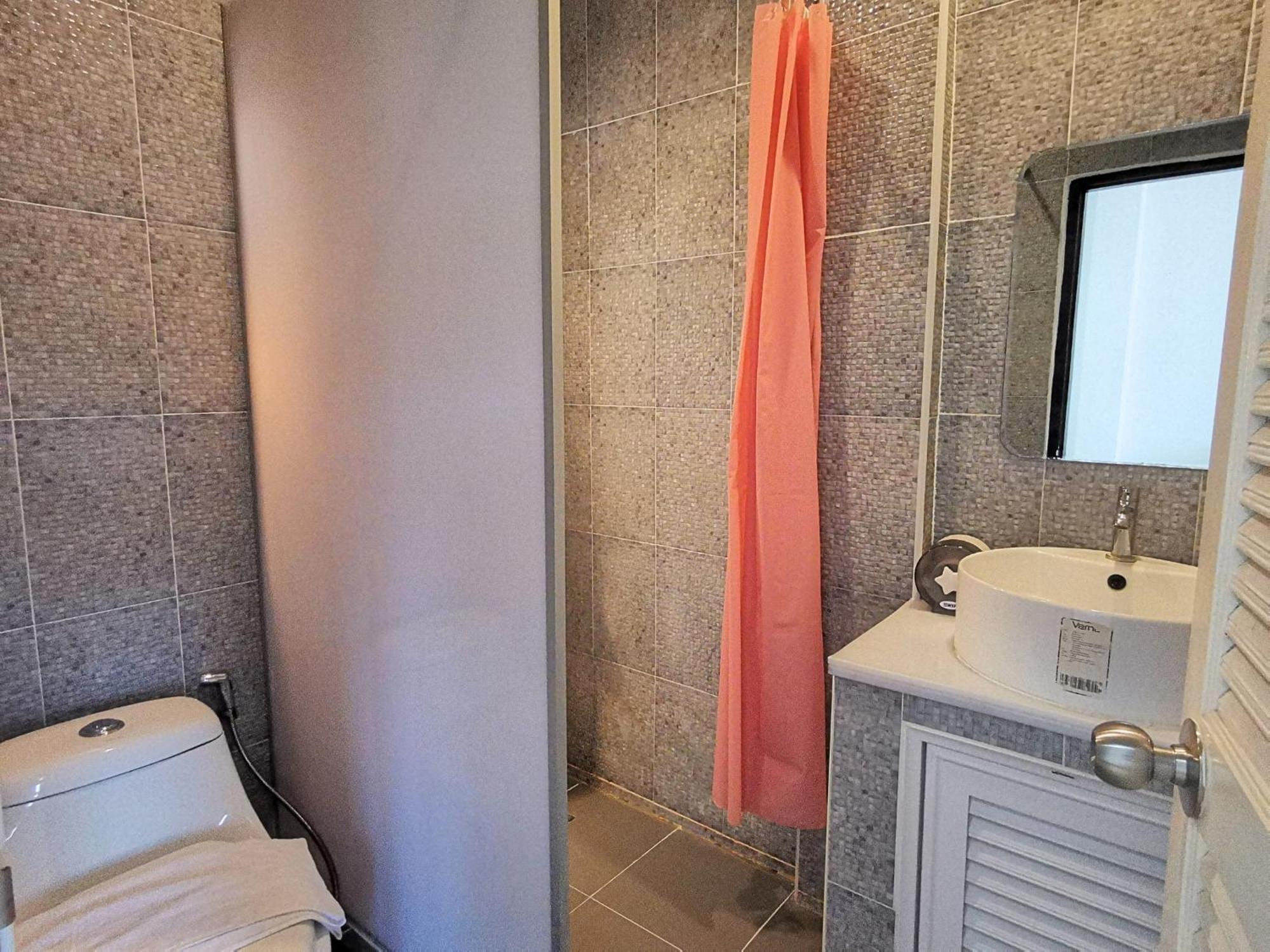 Kan Home Hotel Kanchanaburi City Exteriör bild